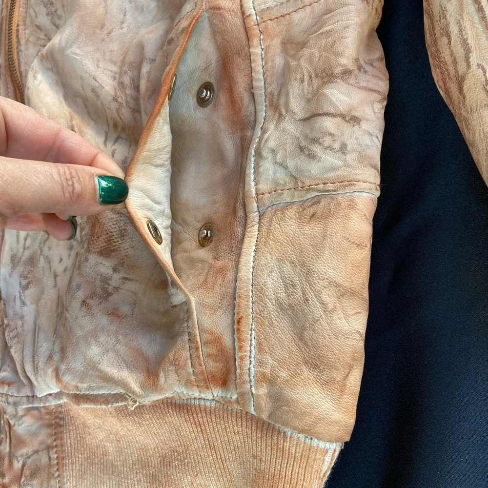 O.41 Genuin leather wrinkled bomber jacket. - Picture 4 of 6